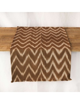 Table runner Talaia Brown